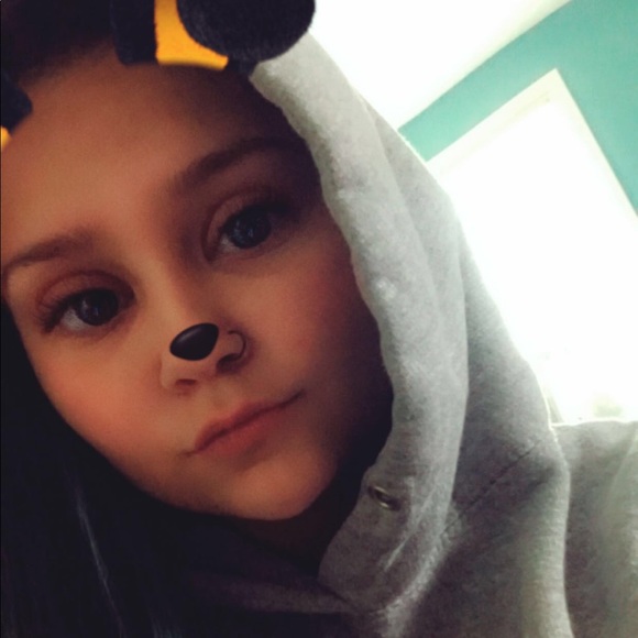 Meet your Posher, Meghan - Picture 3 of 3